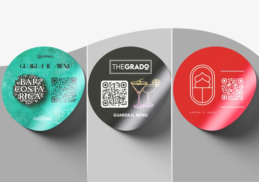 Adesivo plastificato Space M personalizzato con QR code